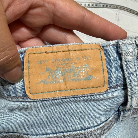 Levi’s 515 Capri Light Blue lightly distressed Denim jeans Women’s Plus size 40 - Picture 6 of 15